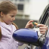 На Тернопільщині п’яний педофіл заманював дітей в машину цукерками (ФОТО)