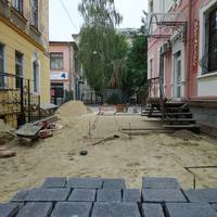 Вулицю Олени Кульчицької облаштовують гранітною бруківкою (ФОТО)