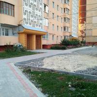 Капітально ремонтують двір на вулиці Володимира Великого (ФОТО)