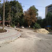 У Тернополі ремонтують ще один міжбудинковий проїзд (ФОТО)