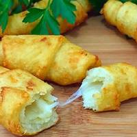 Картопляні рогалики, які здатні затьмарити будь-яку страву з картоплі!