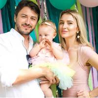 Сергій Притула на річницю шлюбу показав фото маленької донечки