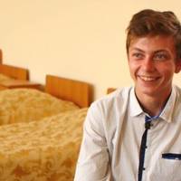 Школа виживання: тернопільський бізнесмен узявся дати шанс на гідне життя хулігану з інтернату. Відео