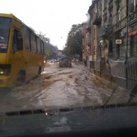 Львів знову затопило під час зливи (Фото, відео)