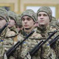 «На передову кинули 18-річних дітей», — волонтер просить підтримки і розголосу!