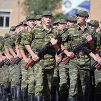 «Якщо б до армії призивали і дівчат, і хлопців, то дівчат в армії було би більше», – на Тернопільщині не хочуть служити