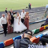Молодята влаштували фотосесію на грі тернопільської 