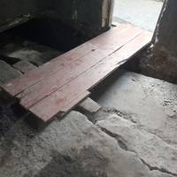 “І в спеку, і в дощ, і в холод”: жахливий стан вбиральні ПТУ на Тернопільщині. Фото