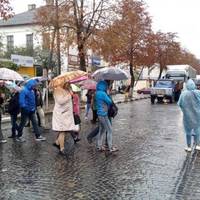 Теребовля в заторі. Люди перекрили дорогу через бруківку (Наживо)