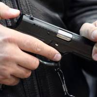 Неадекват на “Мерседесі” погрожував іншому водієві пістолетом