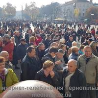 У Тернополі протестують через подорожчання проїзду (НАЖИВО)