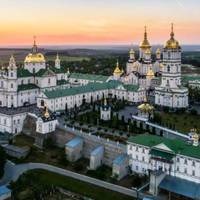 Чому у Почаївській лаврі вчиняють самогубства?