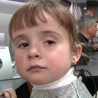 65 тисяч євро зібрали німецькі благодійники, аби 4-річна Христина зі Збаража змогла чути та розмовляти