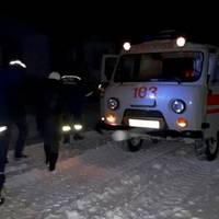 Два автобуси і швидкі: рятувальники Тернопільщини продовжують витягувати транспорт зі снігових переметів
