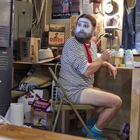 17 якісних серіалів, немов спеціально створених для ідеального новорічного байдикування