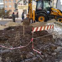 На Бандери прорвало трубу: немає води на 4-х вулицях (ФОТО)