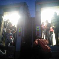 Пасажирський потяг Рахів-Київ понад 4 години стоїть у полі на Тернопільщині