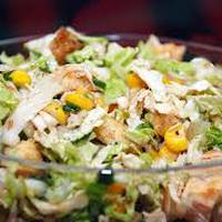 Швидко і смачно: ТОП-6 ніжних салатів з пекінською капустою