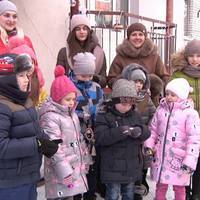 В ОСББ “Довженка, 6А” за “наколядовані” гроші планують купити гойдалку
