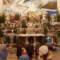 Паломники із закордону їдуть в Тернопіль, щоб побачити найбільшу шопку в Україні (Відео)