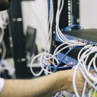 Через сильний вітер сьогодні у деяких тернополян може зникати інтернет