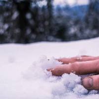 У Тернополі біля школи знайшли труп чоловіка