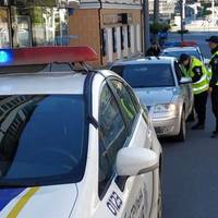 Тернопільські патрульні штрафують водіїв, які не пристібаються ременем безпеки