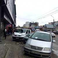 Інспектори з паркування виписали понад 30 постанов за порушення правил паркування у Тернополі