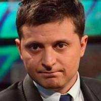 «ЗА КОМІКА ЗЕЛЕНСЬКОГО ГОЛОСУВАТИ ПЛАНУЮТЬ ЛЮДИ ЯКІ ПІДТРИМУВАЛИ ПАРТІЮ РЕГІОНІВ ТА ЯНУКОВИЧА. КАНДИДАТ ЗЕЛЕНСЬКИЙ – ЦЕ НІЯК НЕ НОВЕ ОБЛИЧЧЯ, ЦЕ ЛАЙТ-ВЕРСІЯ “РУСКОМИРЦЯ», — БЛОГЕР