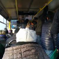 Хулігани випивали та курили в маршрутці, а тоді побили одного з пасажирів