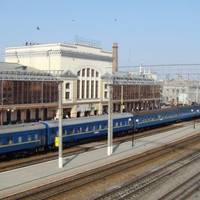 До 8-го березня почали курсувати додаткові потяги через Тернопіль