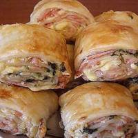 Піцу я більше не готую! Тепер тільки рулетики з листкового тіста з ковбасою і сиром!