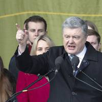 Порошенко розповів, чому судитиметься з телеканалом 