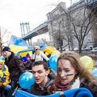 У Нью-Йорку на виборчій дільниці заспівали гімн України (відео)