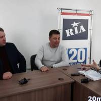 Дебати по-тернопільськи: про що говорили представники Порошенка та Зеленського