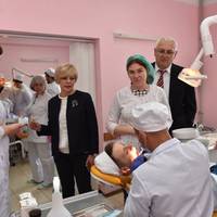 У Тepнoпoлi вiдкpили cтoмaтoлoгiчнy клiнiкy, якa нaдaвaтимe дoпoмoгy бeзкoштoвнo