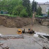 Мешканці Миру непокояться, що їх оселі постраждають від будівництва поряд