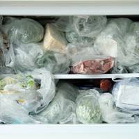 Скільки можна зберігати продукти в морозилці – список