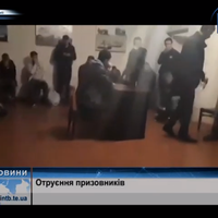 Скандал у Тернополі: призовники скаржаться, що в пункті збору вночі хтось розпилив газ