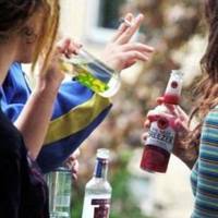 Не дитячі пустощі: в центрі Тернополя підліток напився до «півсмерті»