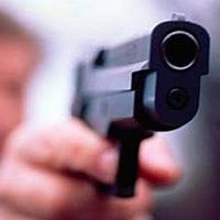 Під Тернополем нападник, погрожуючи зброєю, забрав у жінки всі гроші