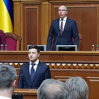 Зеленський заявив, що розпускає Верховну Раду