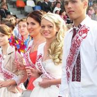 Тернопільські випускники приєдналися до Всеукраїнського флешмобу (Відео)