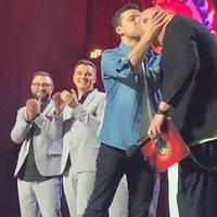 Зеленський прийшов на шоу «Ліга Сміху» та піднявся на сцену. ВІДЕО