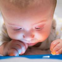 В якому віці дитині можна починати використовувати ґаджети