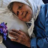 Стаpенька мама. Це ваpто прочитати кожному, зворушує до слiз