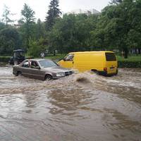 Аби Тернопіль під час дощів більше не затоплювало, у місті розпочали чистити дренажні системи