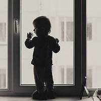 З вікна багатоповерхівки у Тернополі випав п’ятирічний хлопчик