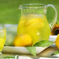 Вам говорили, що пити теплу воду з лимоном – це добре, але вам ніхто не говорив найважливішого