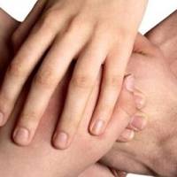 Просять допомогти батькові дев’ятьох дітей, у якого – страшна хвороба. ВІДЕО